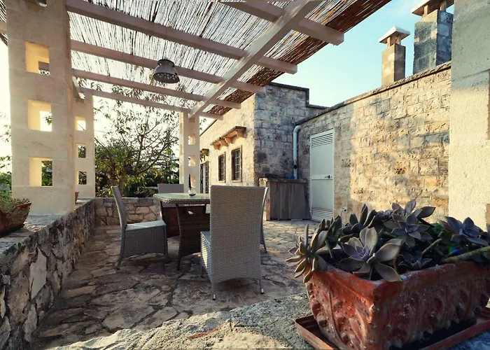 Trulli Di Zia Tata Locorotondo